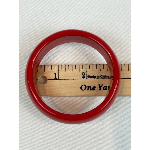 Red Lucite Bangle Bracelet Two-Tone Chunky Christmas 50s 60s Vintage Style - Picture 7 of 8